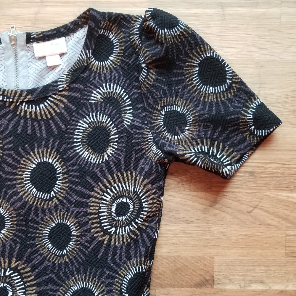 Lularoe S Amelia *buy 3, get 30% off!*